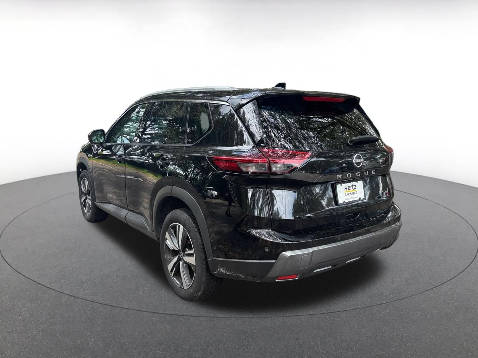 Used 2026 Nissan Rogue SL FWD image 8