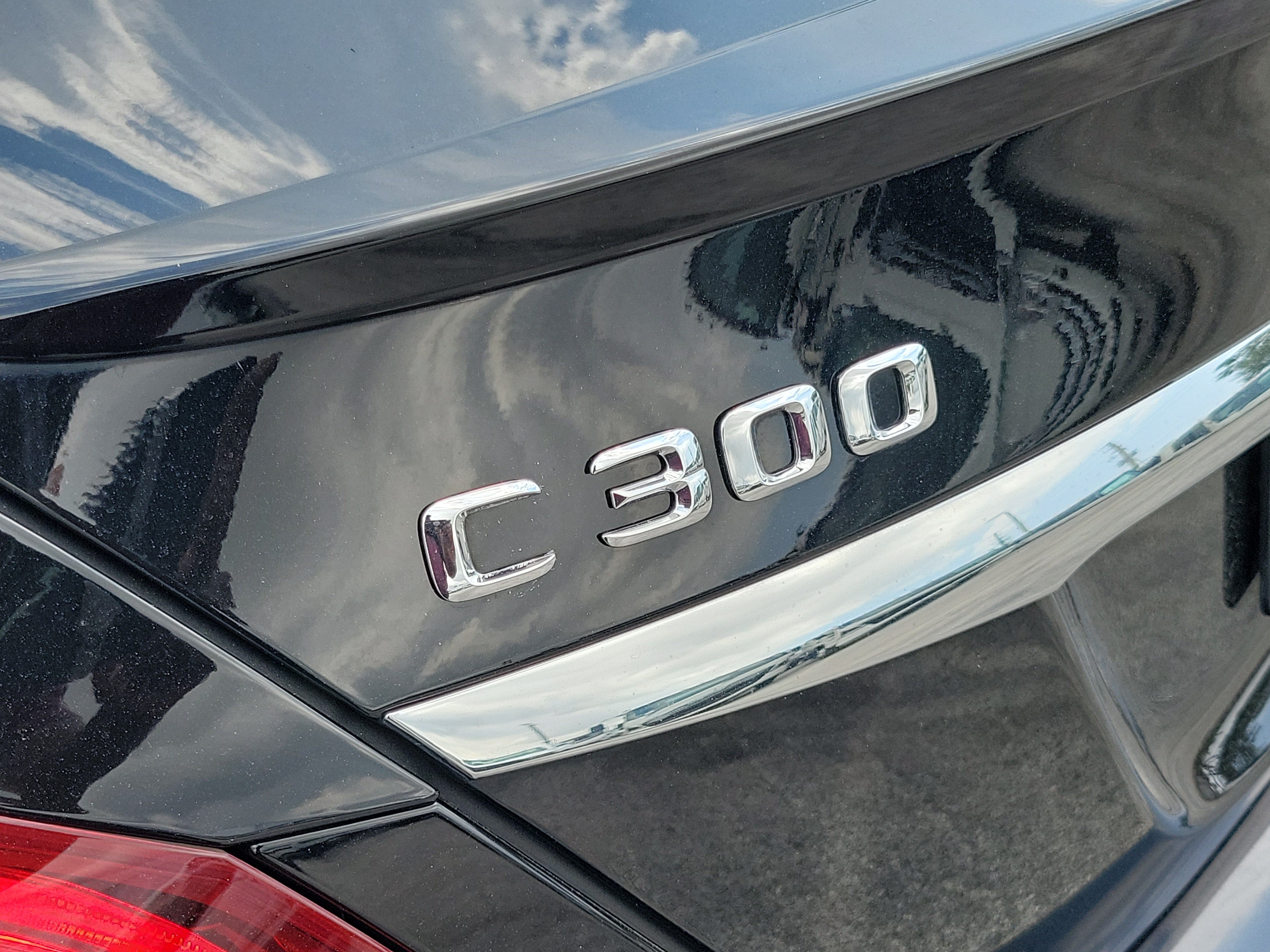 Used 2016 Mercedes-Benz C 300 4MATIC Sedan w/ Multimedia Package image 11