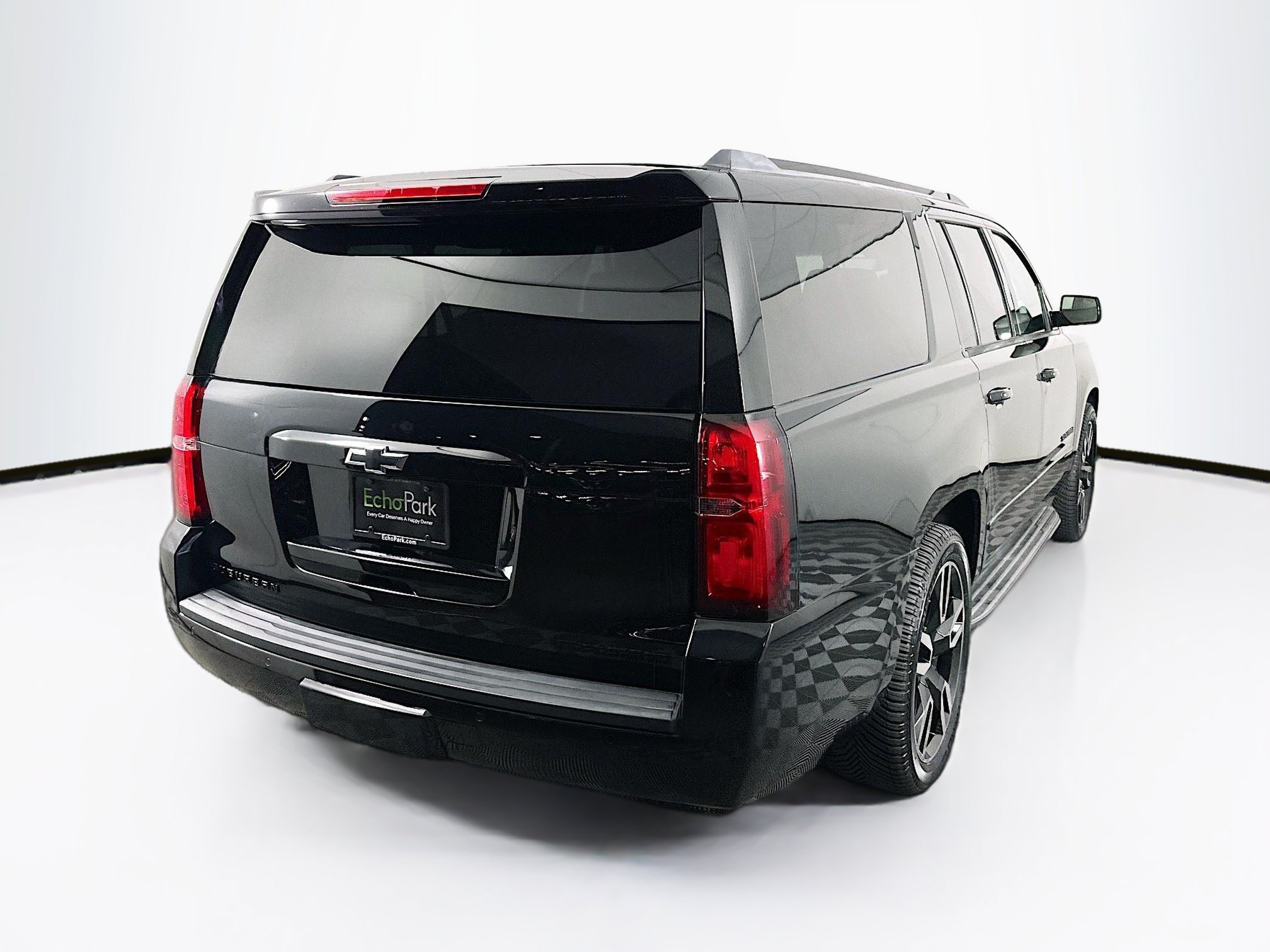 Used 2019 Chevrolet Suburban Premier w/ RST 6.2L Performance Edition AWD/4WD image 9