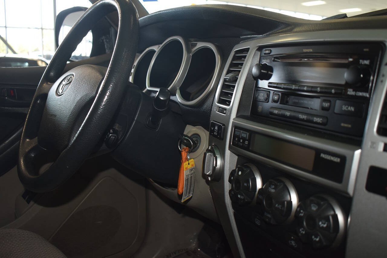 Used 2003 Toyota 4Runner SR5 AWD/4WD image 16
