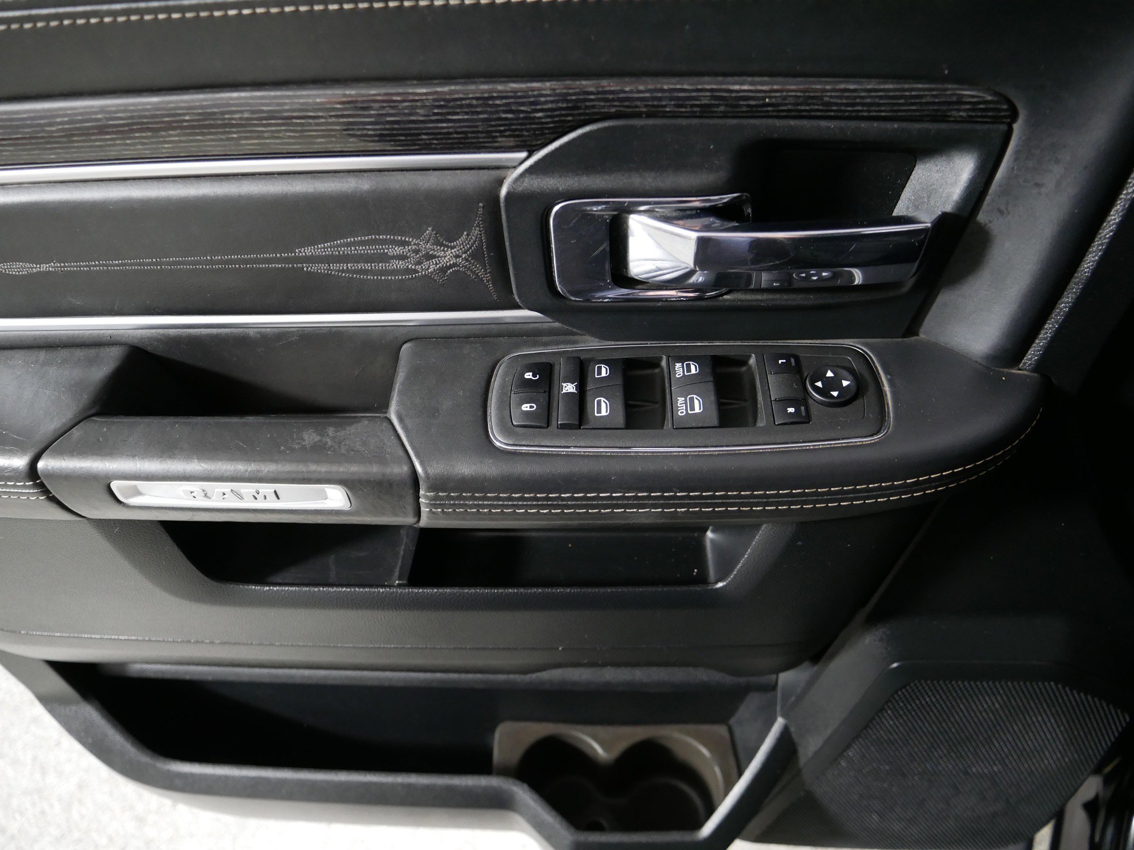 Used 2016 RAM 1500 Limited AWD/4WD image 19