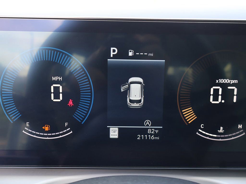 Used 2025 Hyundai Tucson SE image 39