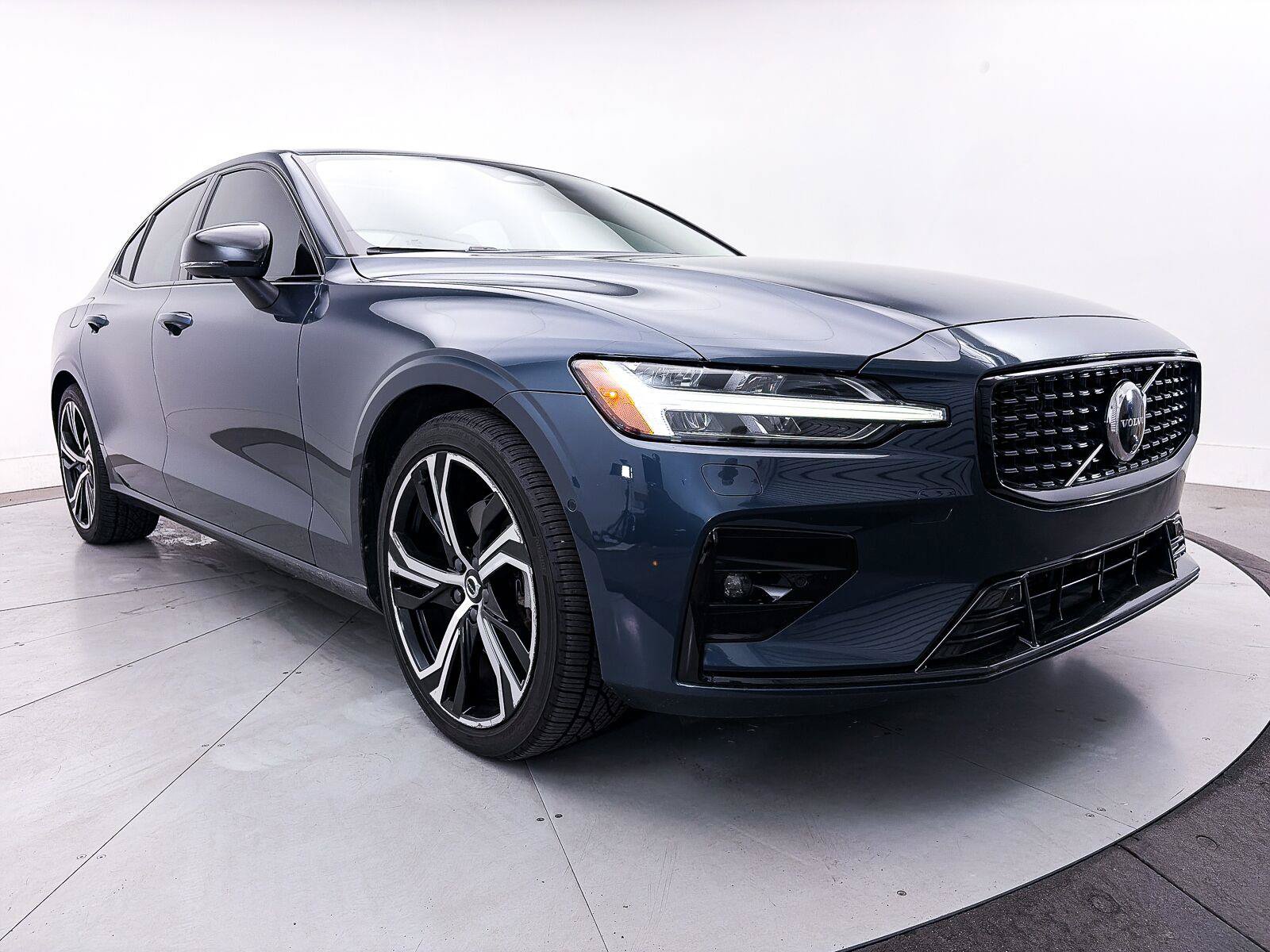 Used 2024 Volvo S60 B5 Plus FWD image 12