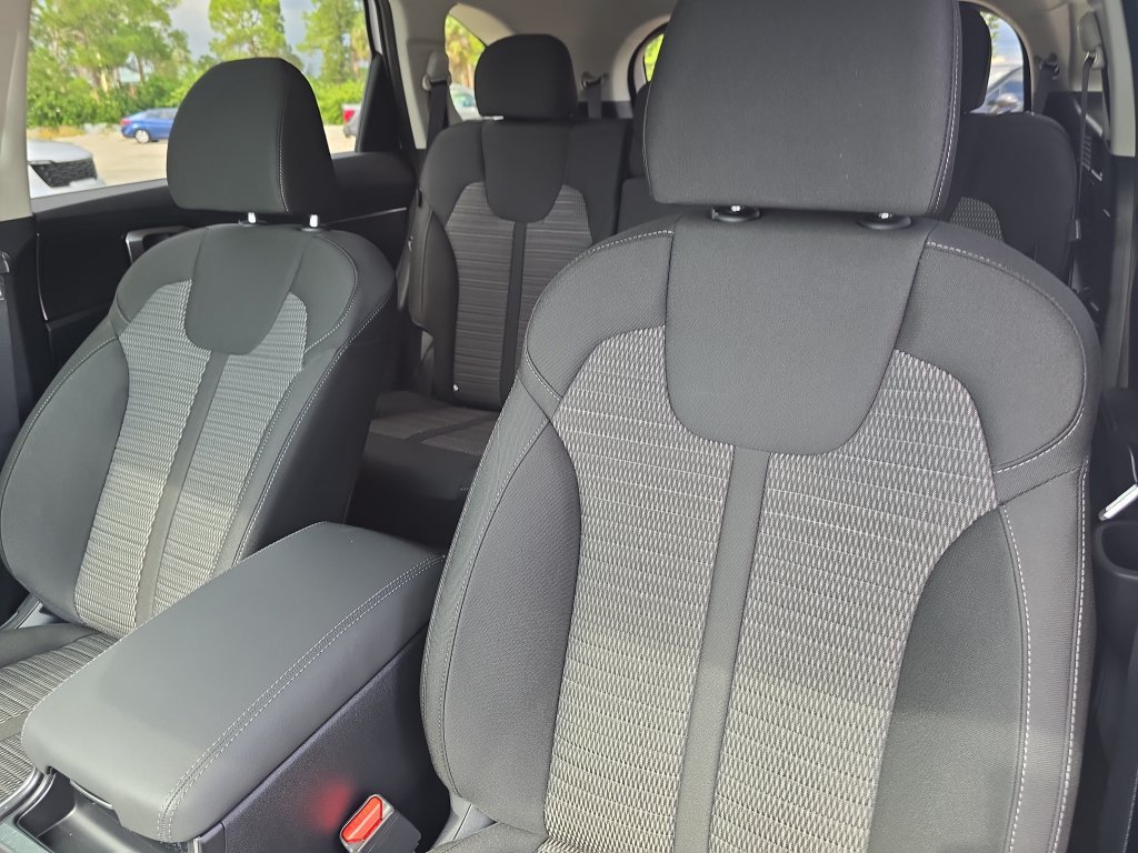New 2026 Kia Sorento LX FWD image 22