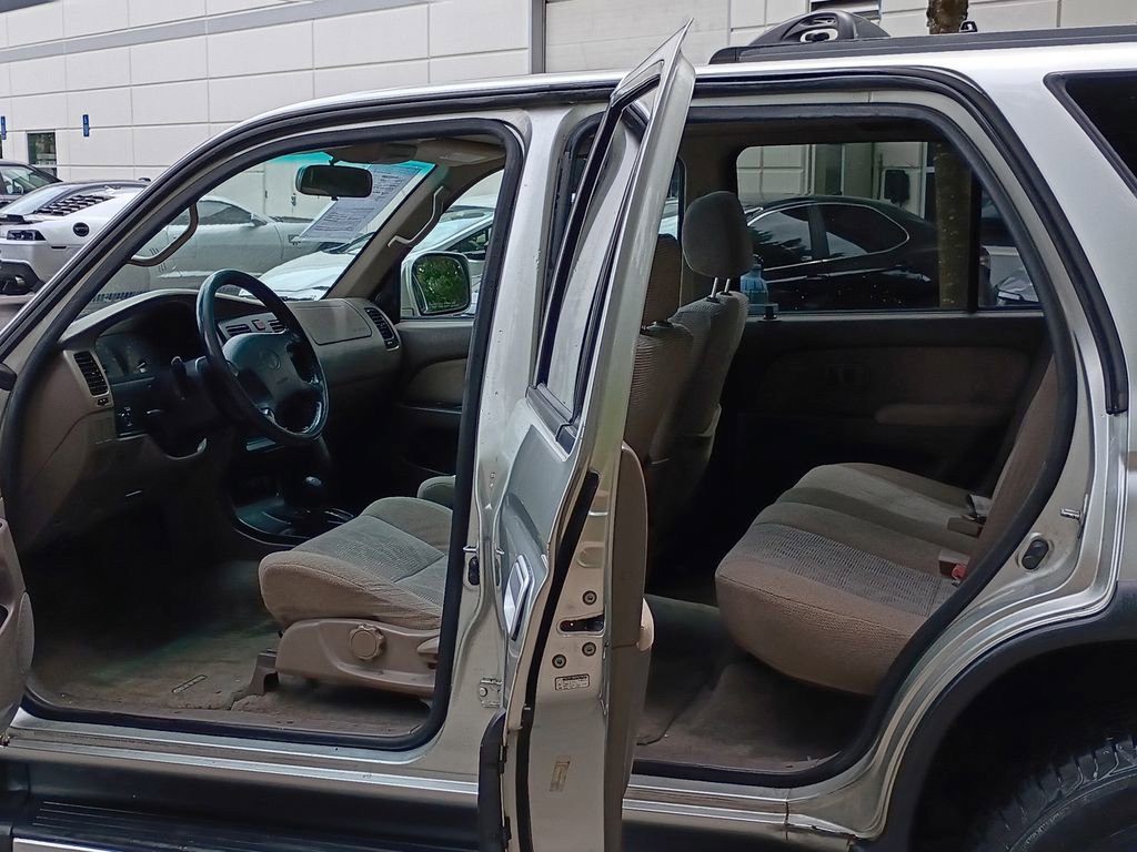 Used 2000 Toyota 4Runner SR5 AWD/4WD image 15