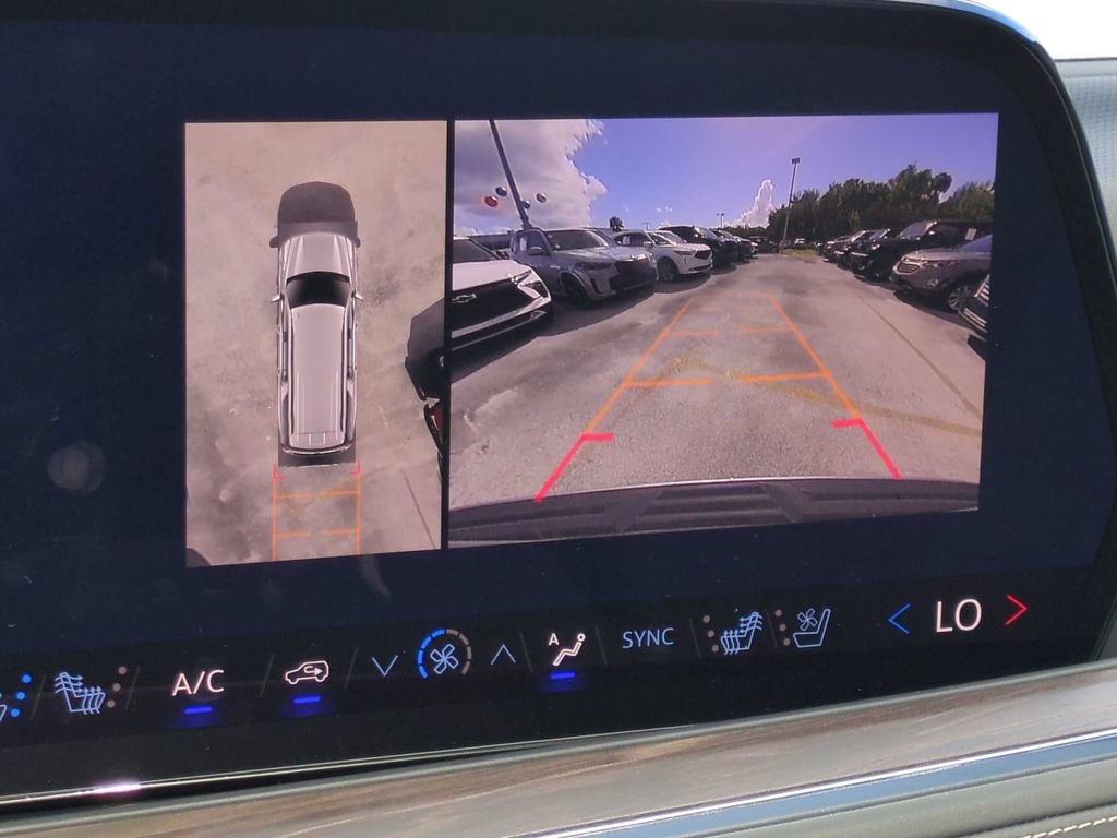 New 2026 Chevrolet Suburban Premier RWD image 20