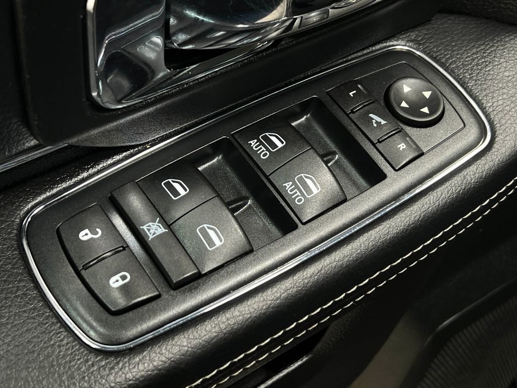 Used 2016 RAM 1500 Laramie w/ Convenience Group image 17