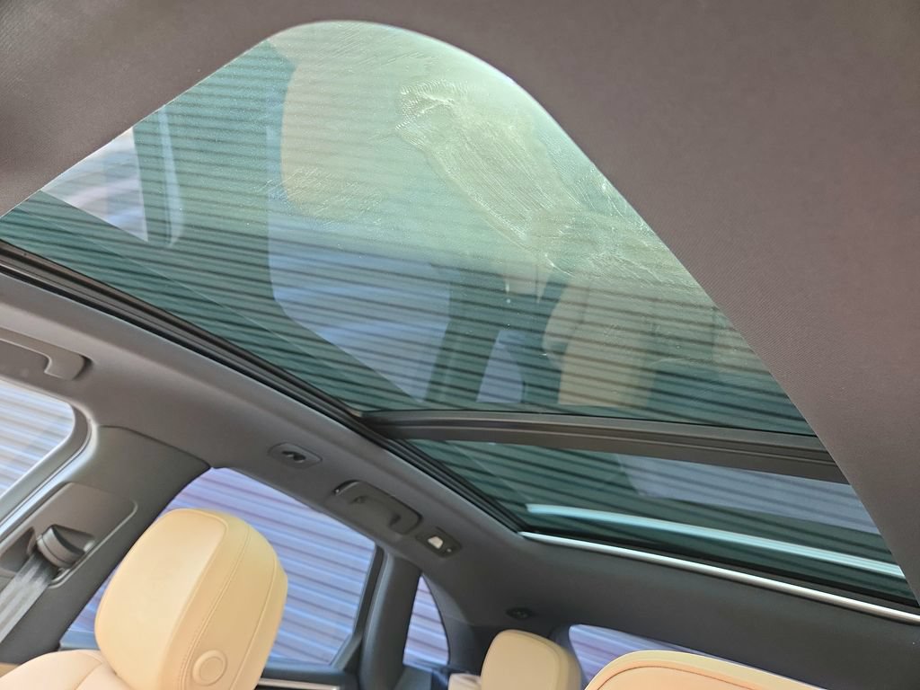 Certified 2026 Porsche Macan AWD/4WD image 15