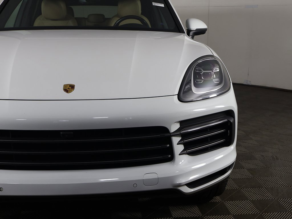 Used 2023 Porsche Cayenne Platinum Edition image 16