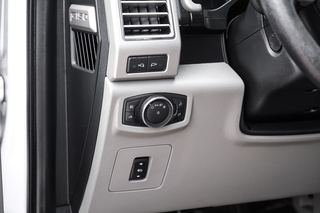 Used 2016 Ford F150 Lariat w/ Equipment Group 502A Luxury AWD/4WD image 35