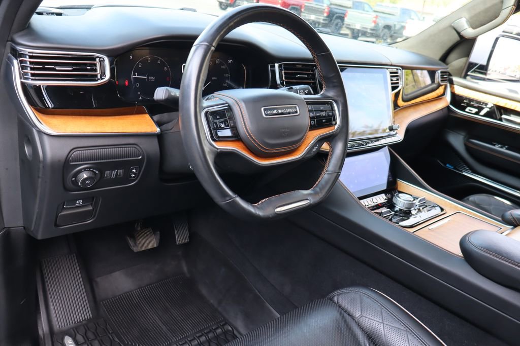 Used 2022 Jeep Grand Wagoneer Series III w/ Rear Seat Video Group 1 AWD/4WD image 5