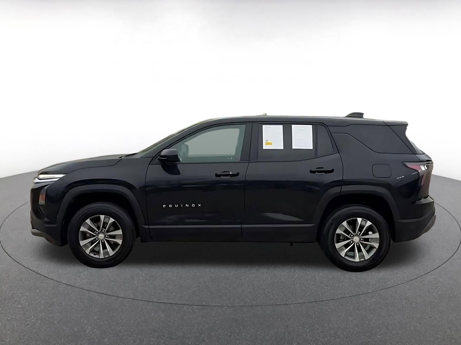 Used 2025 Chevrolet Equinox LT FWD image 9