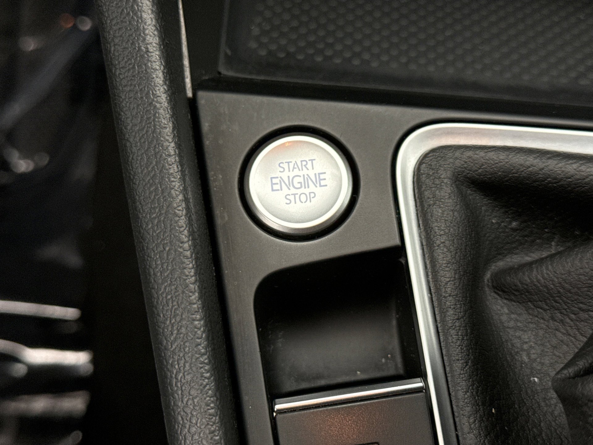 Used 2023 Volkswagen Jetta SE w/ Panoramic Sunroof Package image 20