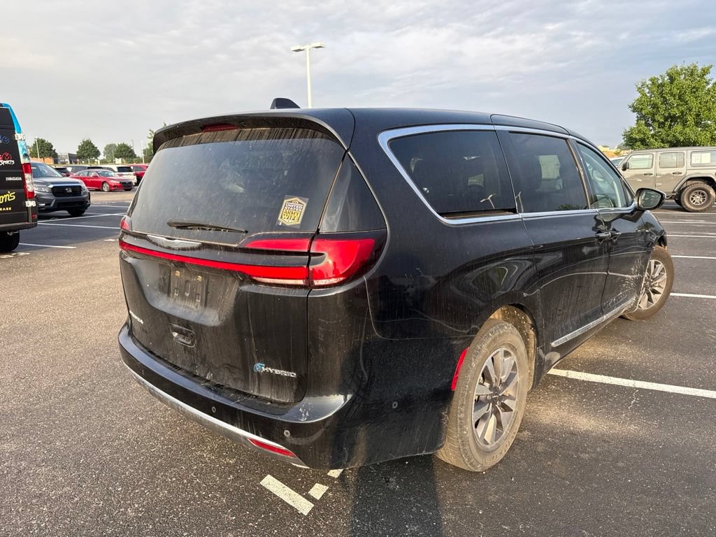 Used 2022 Chrysler Pacifica Limited FWD image 11