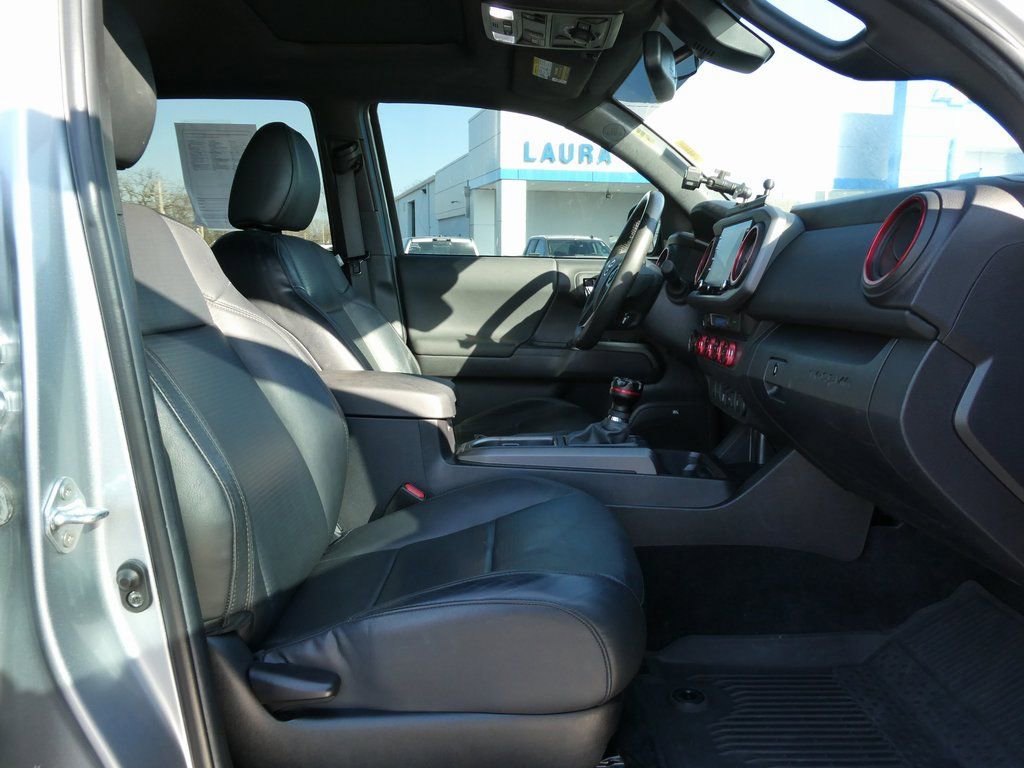 Used 2023 Toyota Tacoma TRD Off-Road w/ TRD Premium Off Road Package AWD/4WD image 18