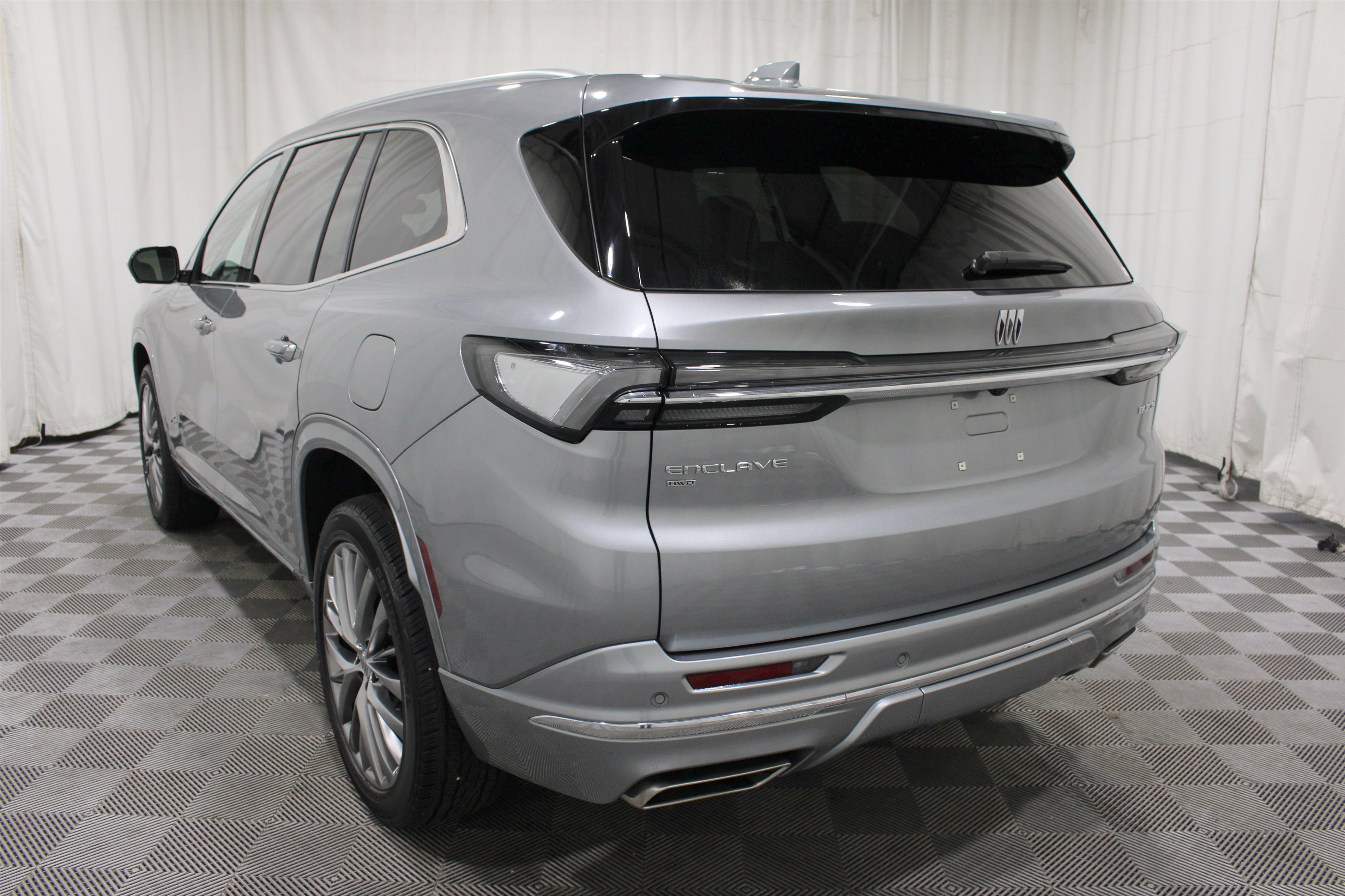 Used 2025 Buick Enclave Avenir AWD/4WD image 34