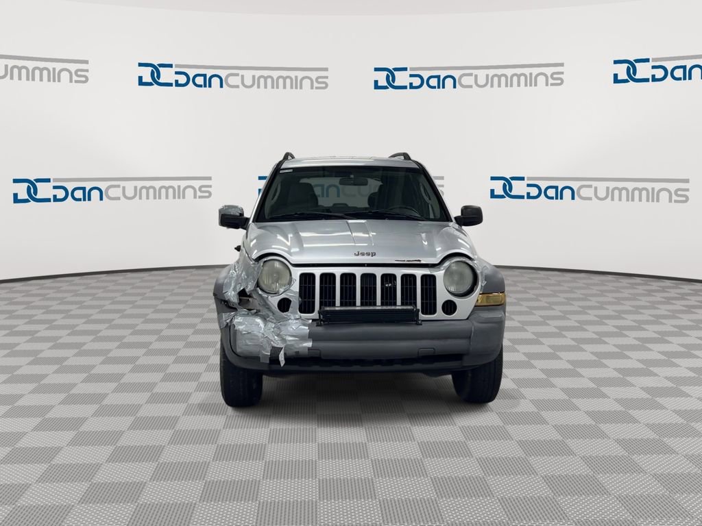 Used 2005 Jeep Liberty Sport AWD/4WD image 3
