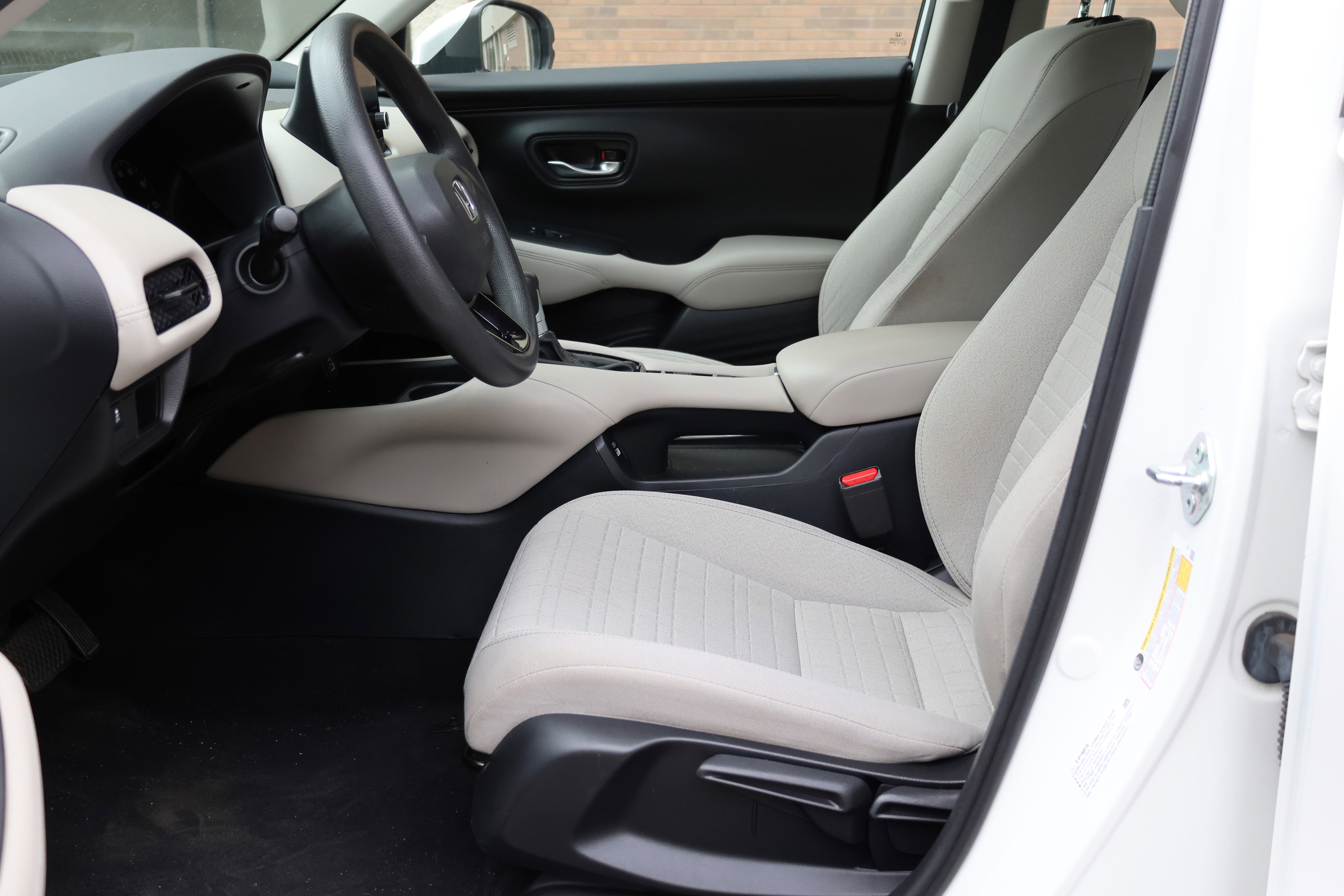 Used 2023 Honda HR-V LX image 19