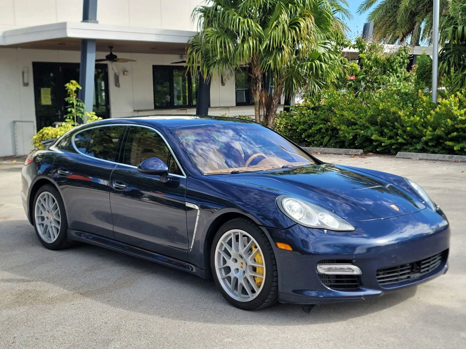 Used 2010 Porsche Panamera Turbo image 4