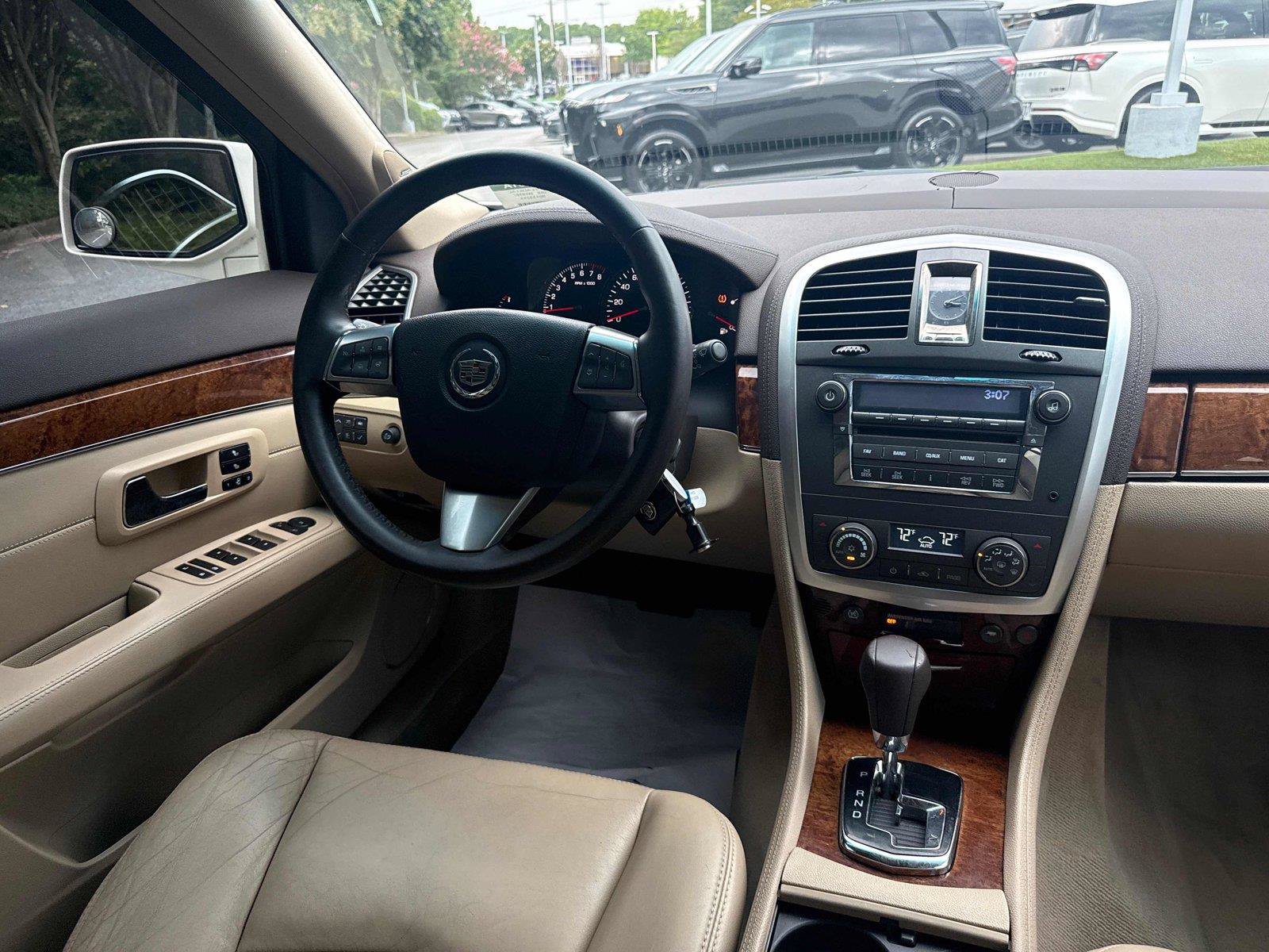 Used 2009 Cadillac SRX AWD w/ Third Row Seating Package image 14