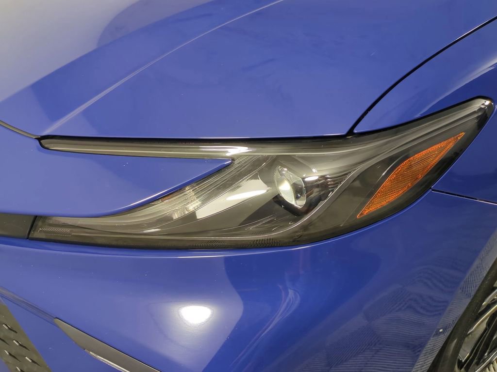 Used 2025 Toyota Camry SE w/ Multimedia Upgrade Package image 10