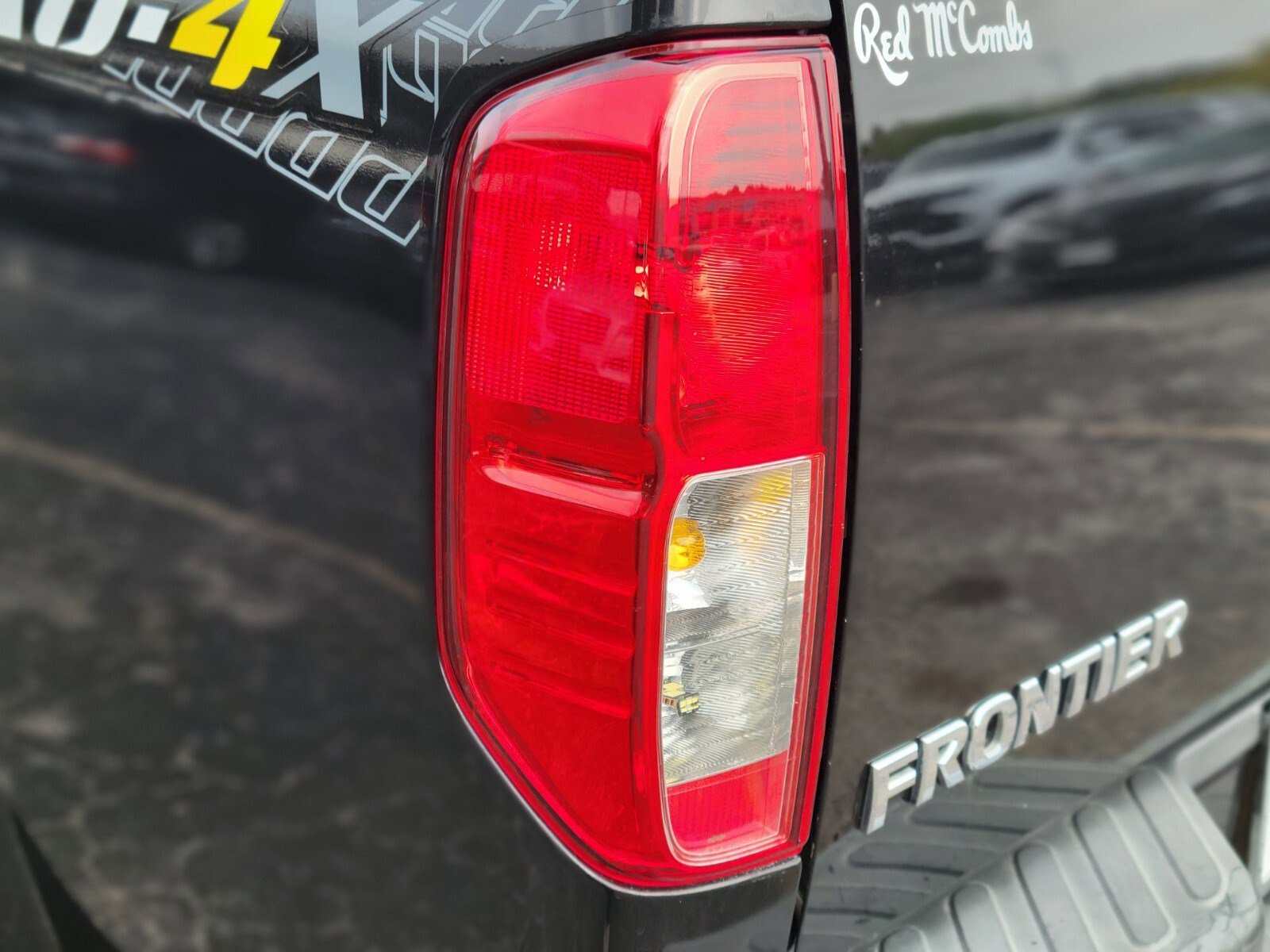 Used 2018 Nissan Frontier PRO-4X image 10