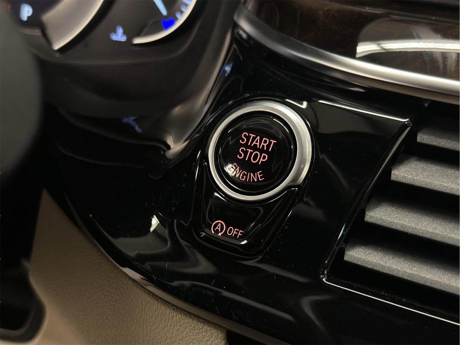 Used 2018 BMW 540i xDrive image 17