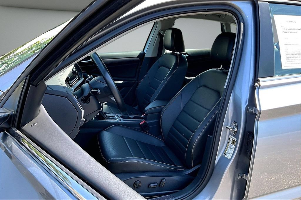 Used 2024 Volkswagen Jetta SE FWD image 21