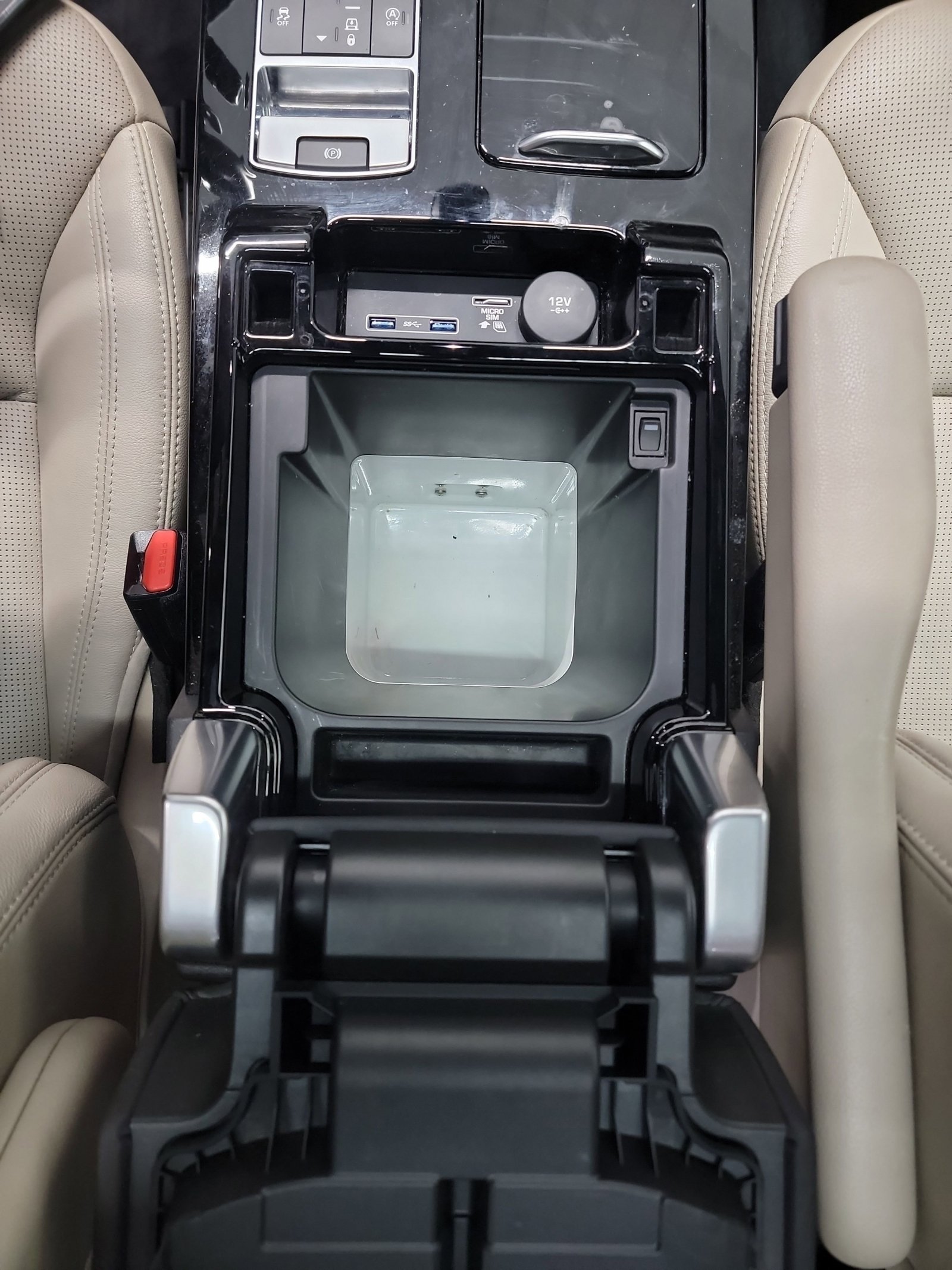 Used 2019 Land Rover Discovery HSE AWD/4WD image 29