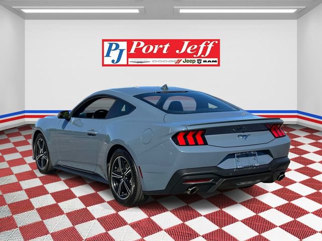 Used 2025 Ford Mustang Premium RWD image 5