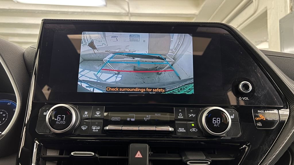 Certified 2025 Toyota Highlander XSE image 31