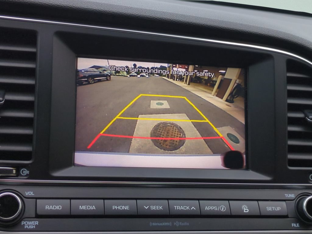 Used 2017 Hyundai Elantra Limited FWD image 17
