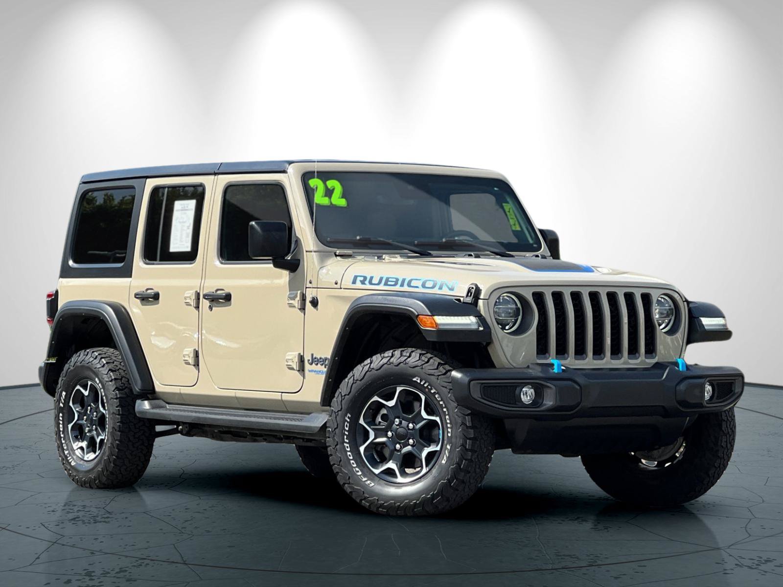 Used 2022 Jeep Wrangler Unlimited Rubicon 4xe w/ Safety Group AWD/4WD image 2