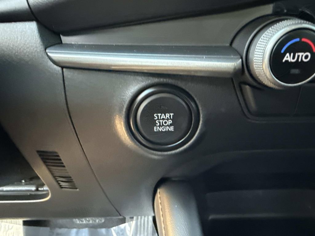 Used 2024 MAZDA MAZDA3 s image 31
