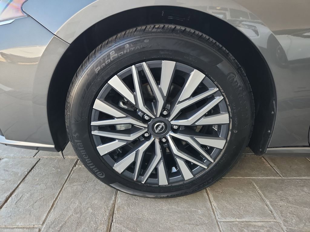 Used 2025 Nissan Altima 2.5 SV image 29
