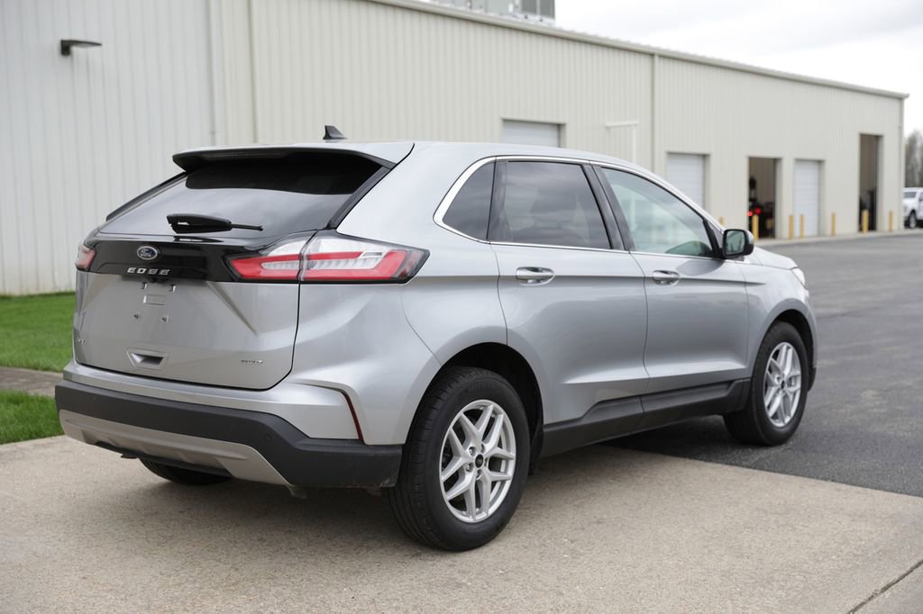 Used 2023 Ford Edge SEL w/ Convenience Package image 5