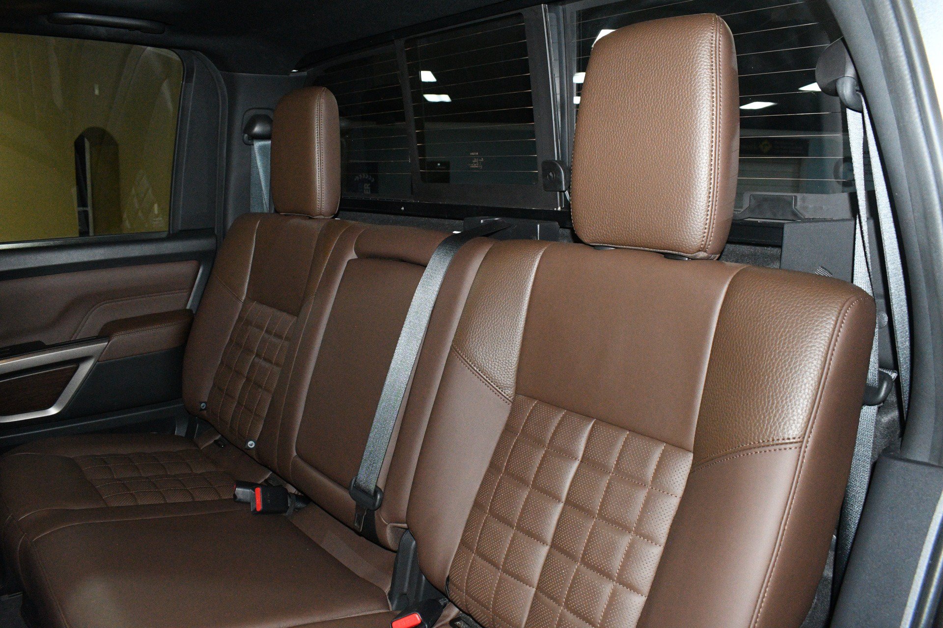 Used 2023 Nissan Titan Platinum Reserve w/ Moonroof Package AWD/4WD image 17