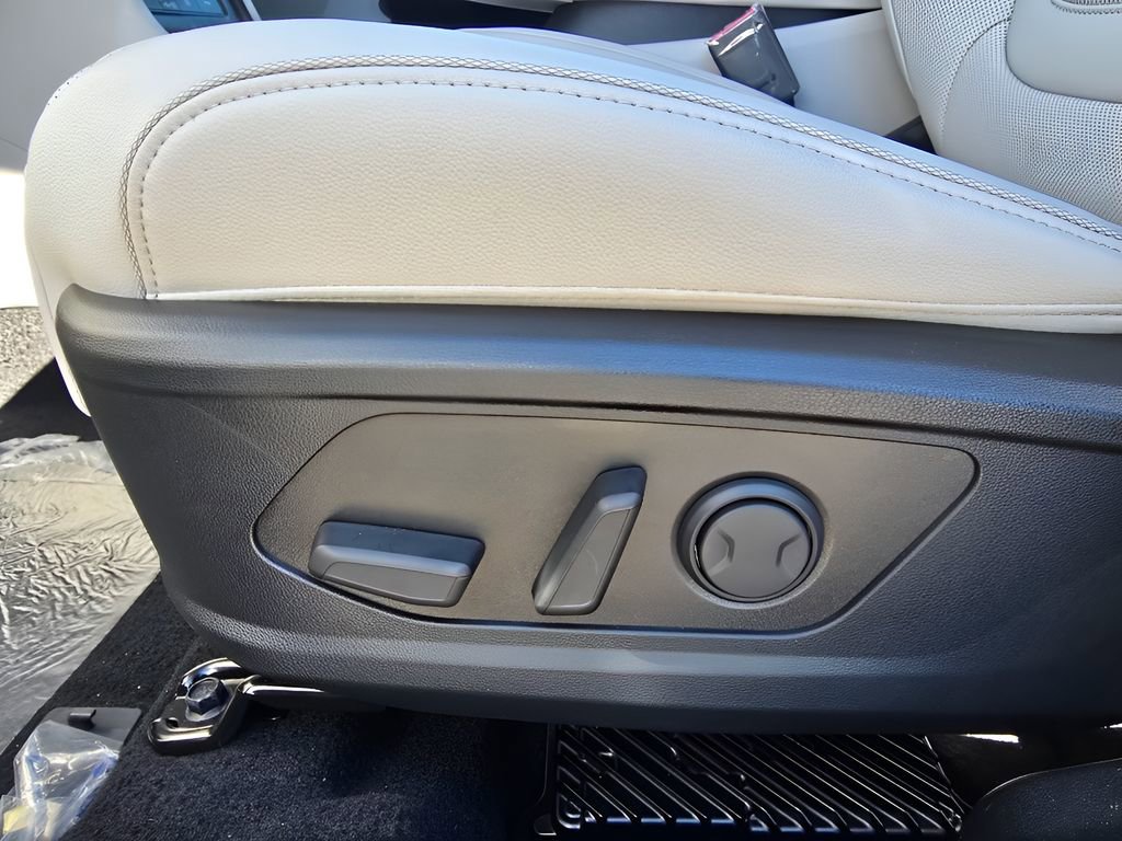 New 2026 Hyundai Tucson Limited image 16