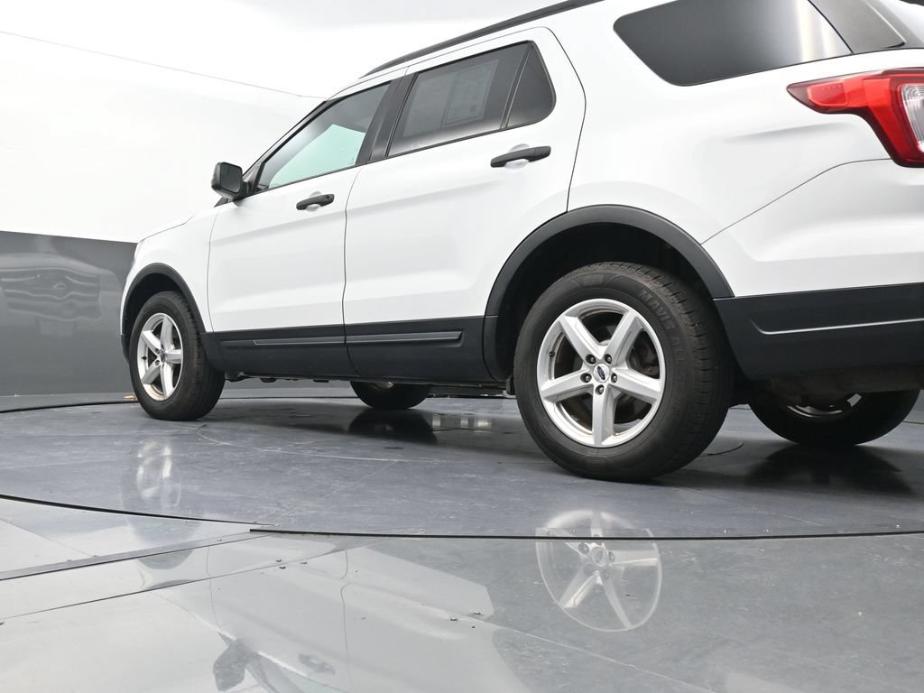 Used 2018 Ford Explorer 4WD w/ Class II Trailer Tow Package image 25
