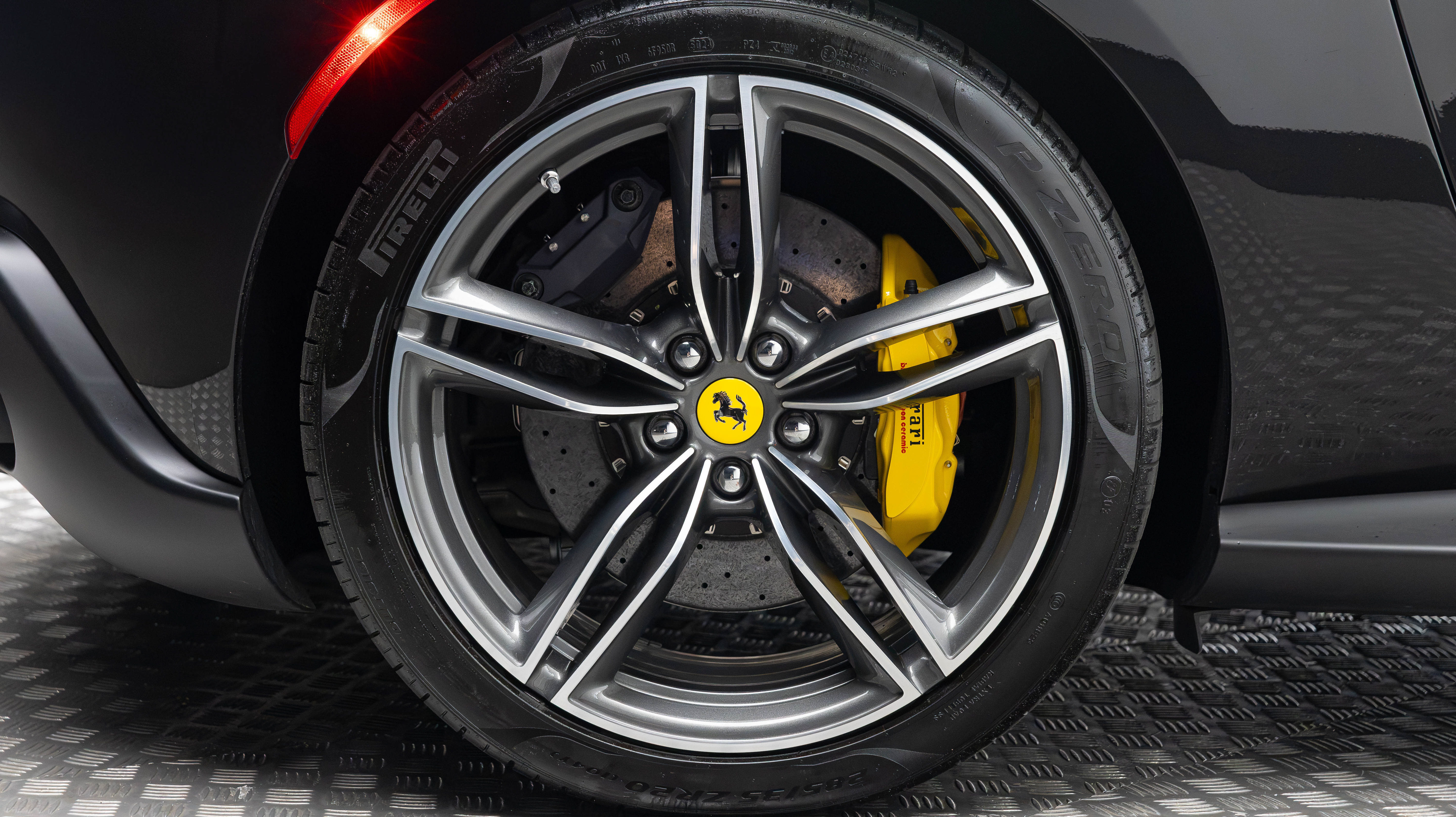 Certified 2025 Ferrari Roma Spider RWD image 45
