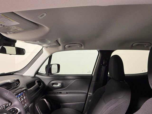 Used 2023 Jeep Renegade Latitude AWD/4WD image 33