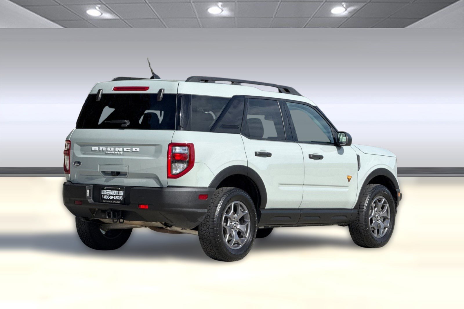Used 2023 Ford Bronco Sport Badlands image 9