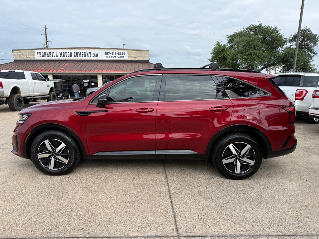 Used 2021 Kia Sorento EX w/ Panoramic Sunroof Package FWD image 4