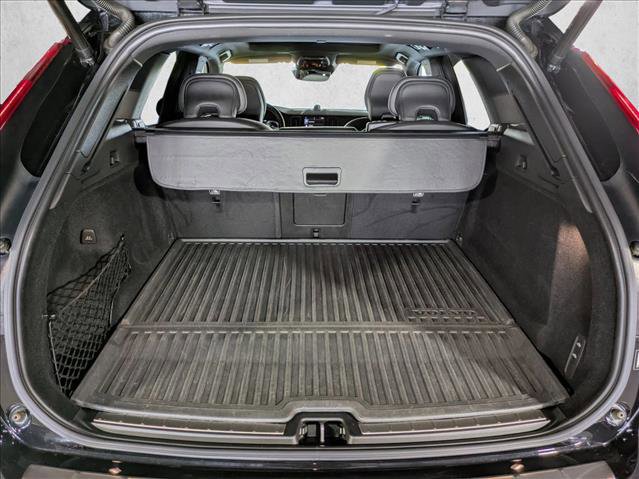 Used 2021 Volvo XC60 T8 R-Design w/ Advanced Package image 7