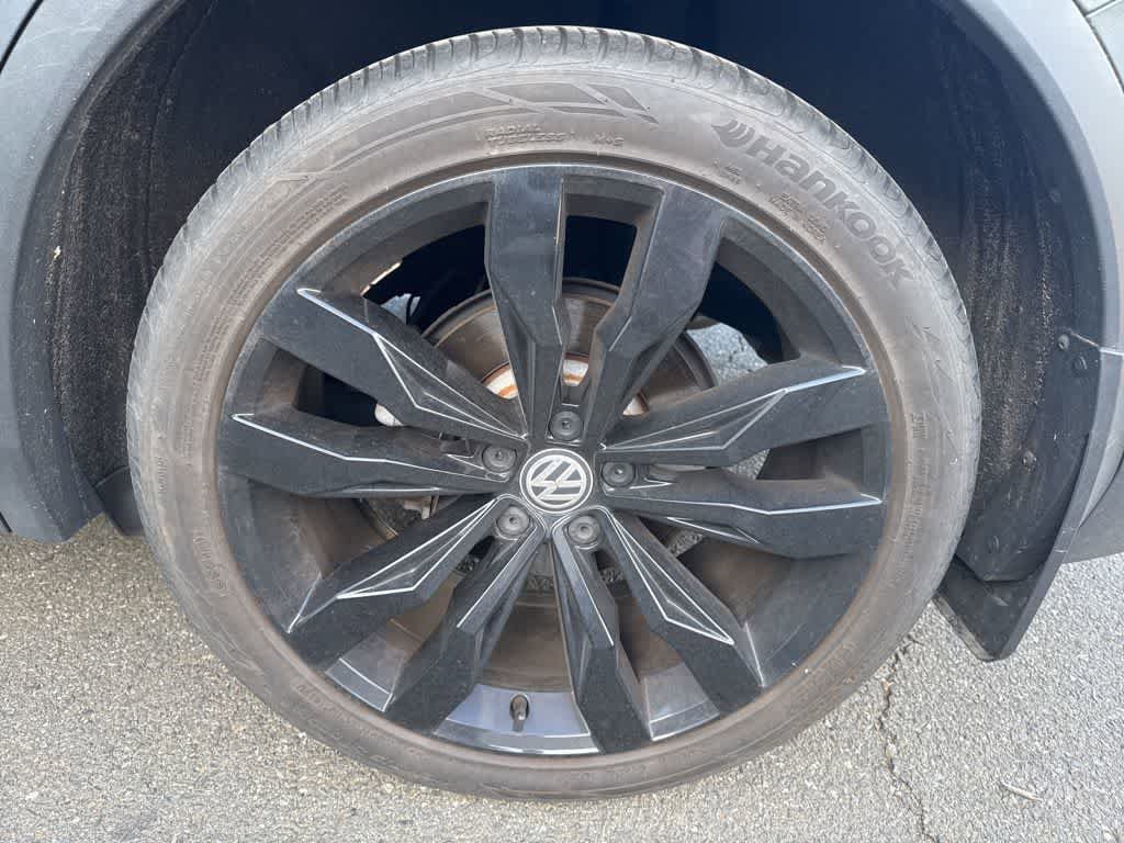 Used 2021 Volkswagen Tiguan SE R-Line AWD/4WD image 16