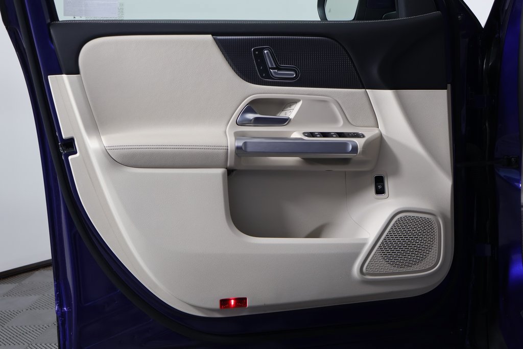 Certified 2023 Mercedes-Benz GLB 250 image 12