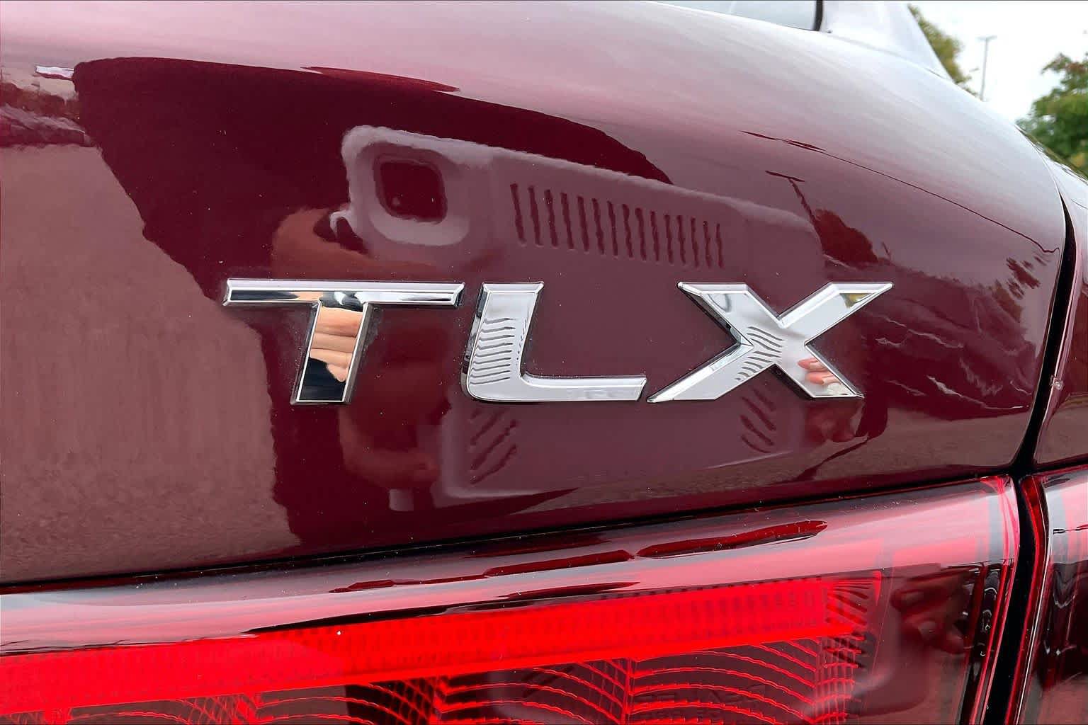 Used 2015 Acura TLX w/ Technology Package AWD/4WD image 10