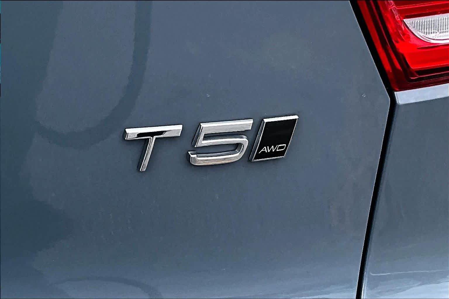 Used 2021 Volvo XC40 T5 R-Design AWD/4WD image 10