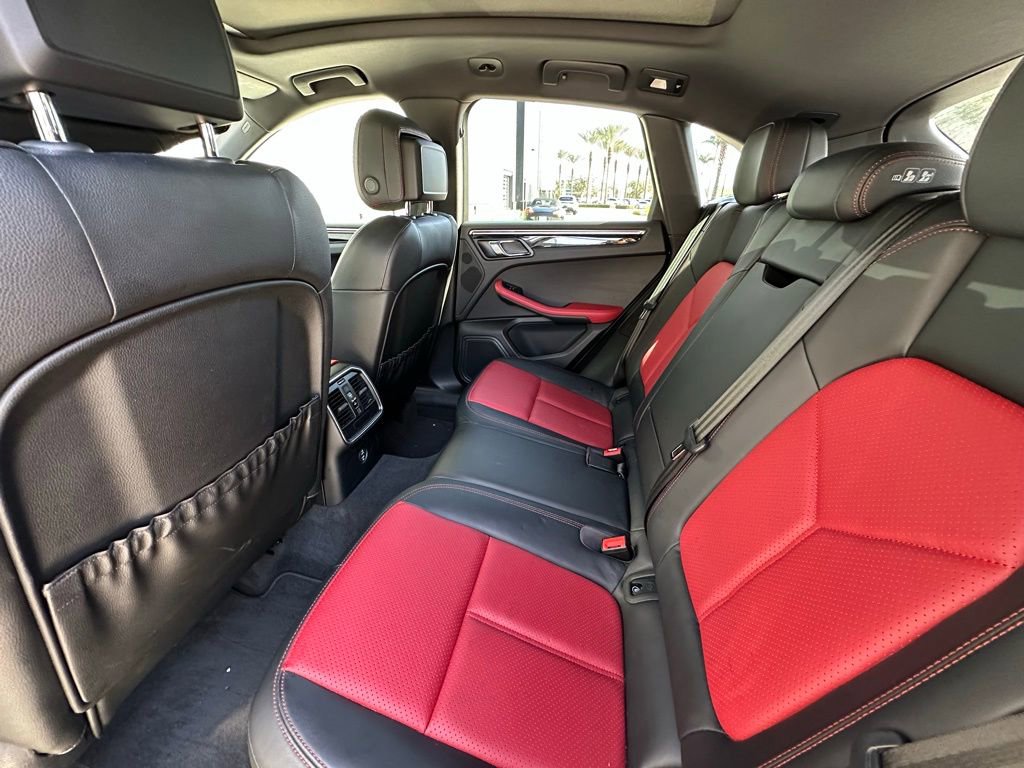 Used 2020 Porsche Macan S image 33