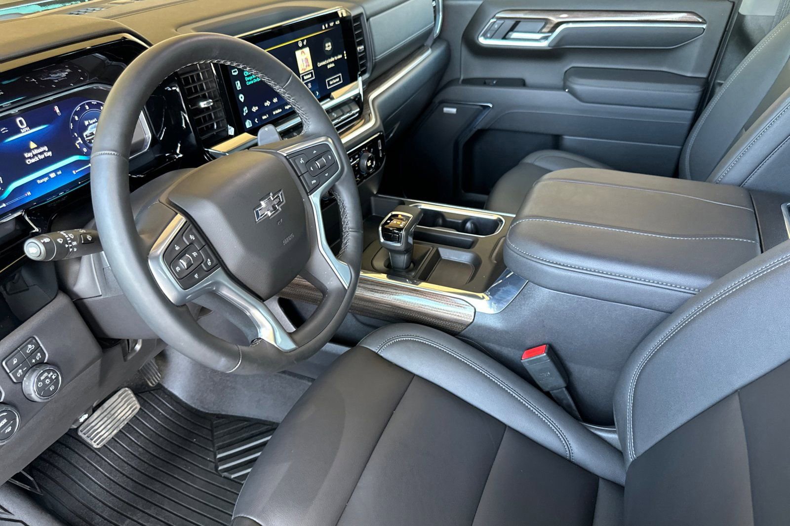 Used 2026 Chevrolet Silverado 1500 LT Trail Boss w/ LT Trail Boss Premium Package AWD/4WD image 10